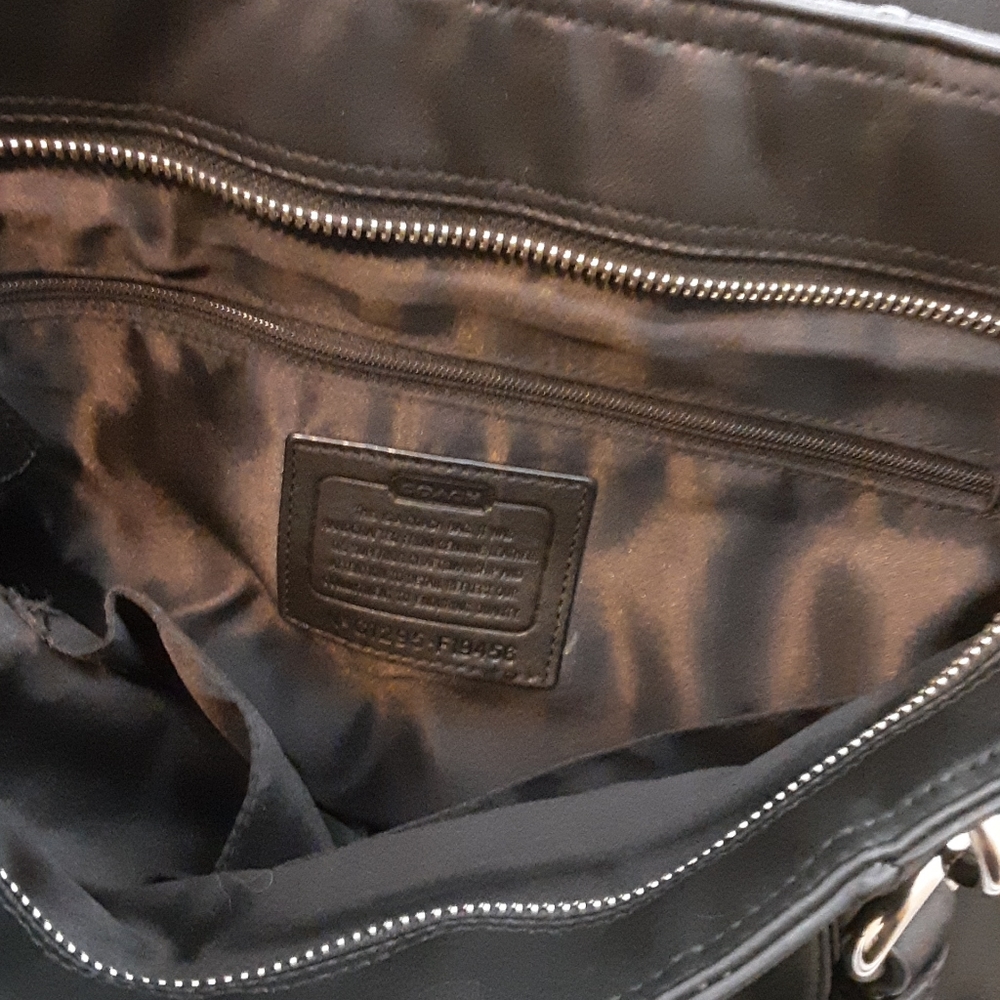 Purse - Picture 2 of 4